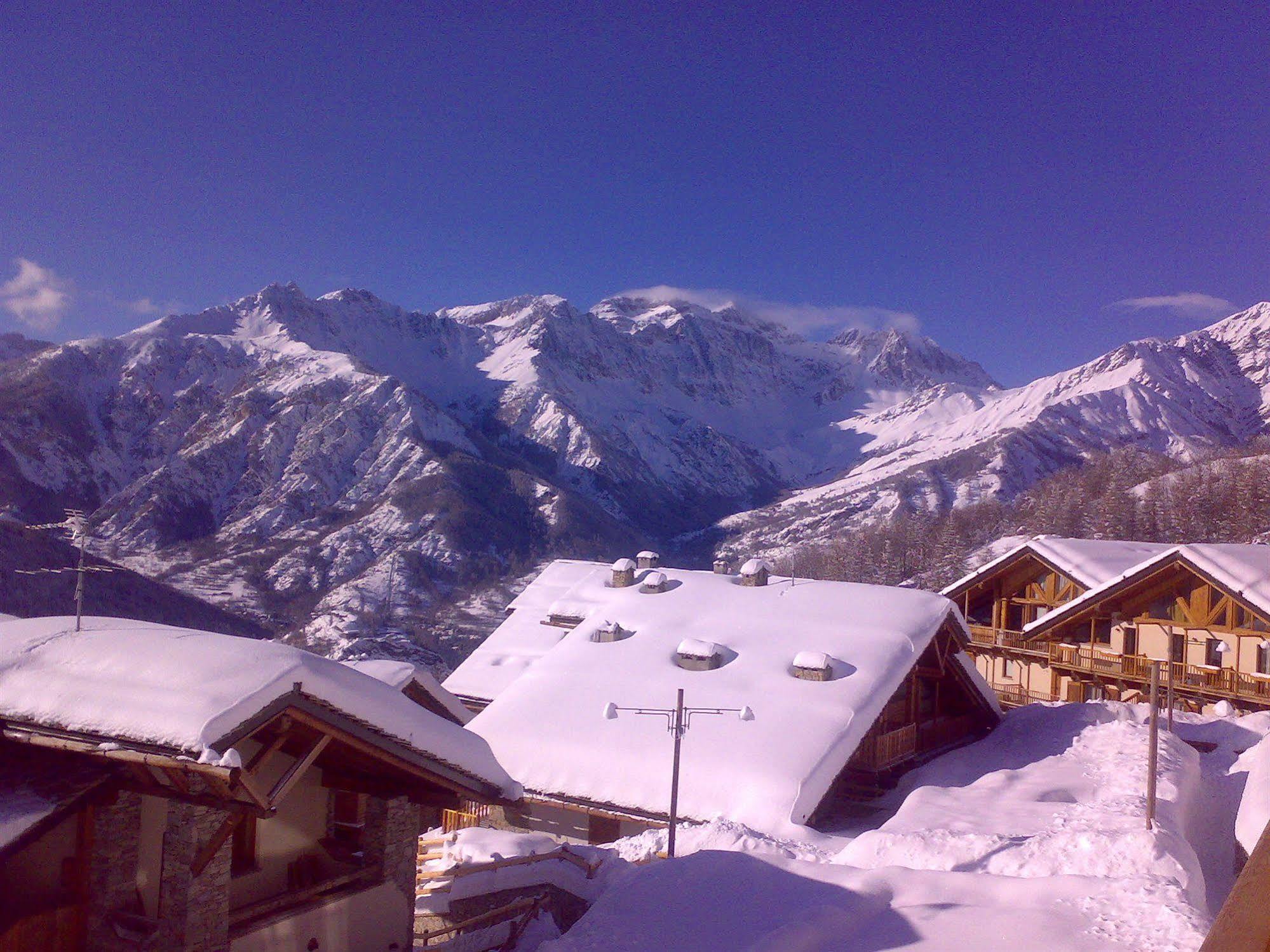 Residence Cianfuran Bardonecchia Bagian luar foto